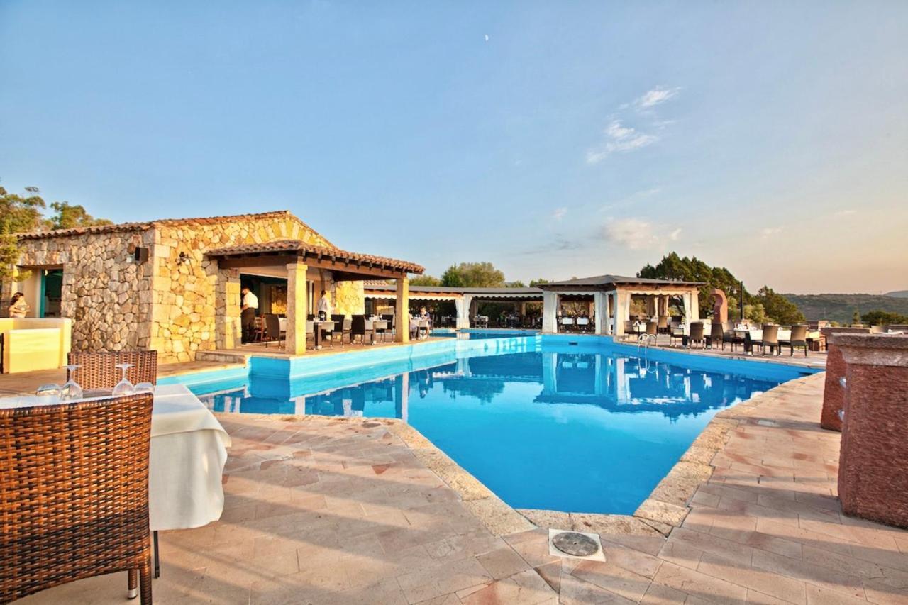 Isa-Residence With Swimming-Pool In Porto Rotondo At Only 500 M From The Beach מראה חיצוני תמונה